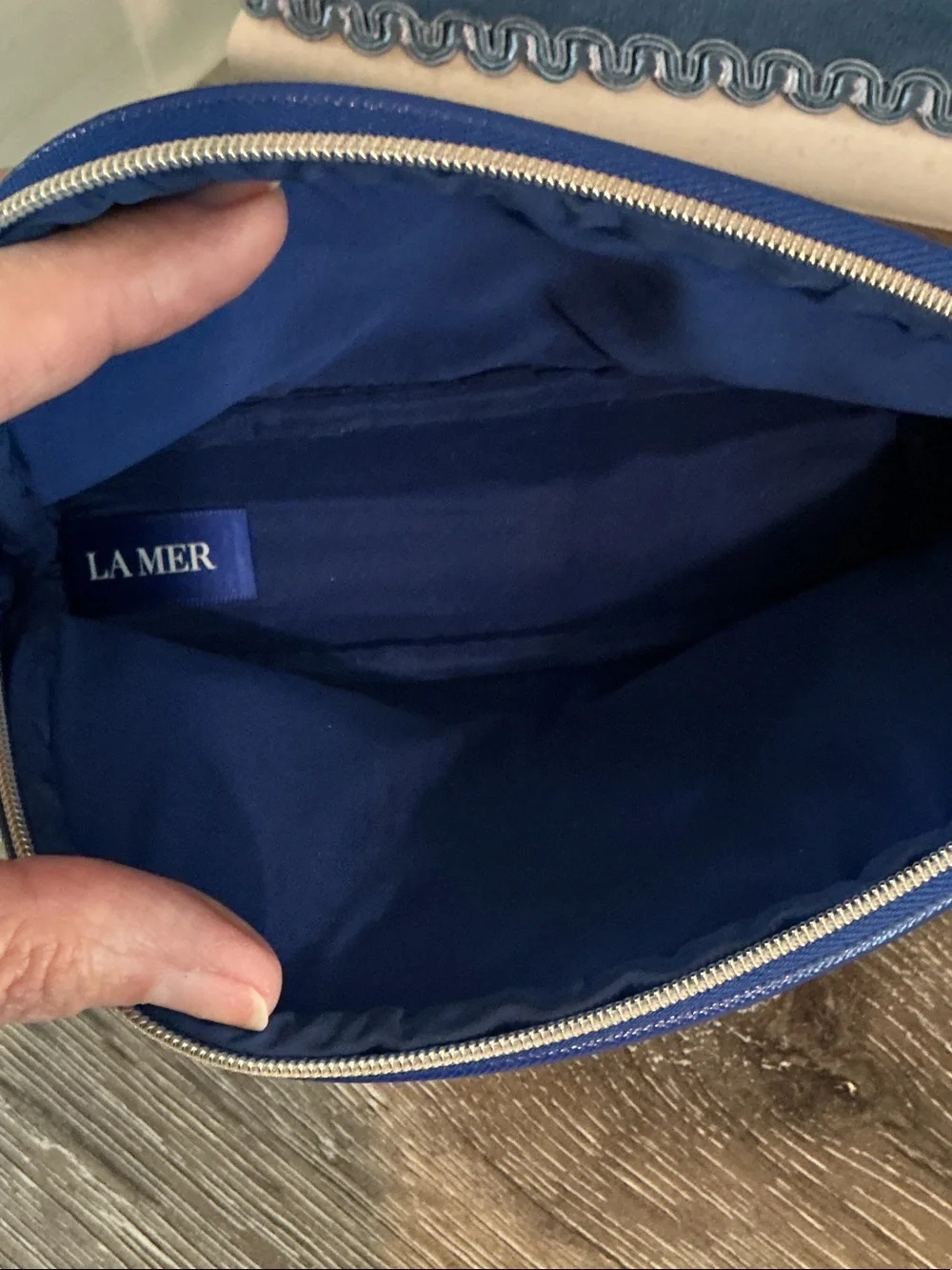 La Mer Blue Dome Cosmetic Pouch Bag 6.75” x 5” x 2” Excellent Condition